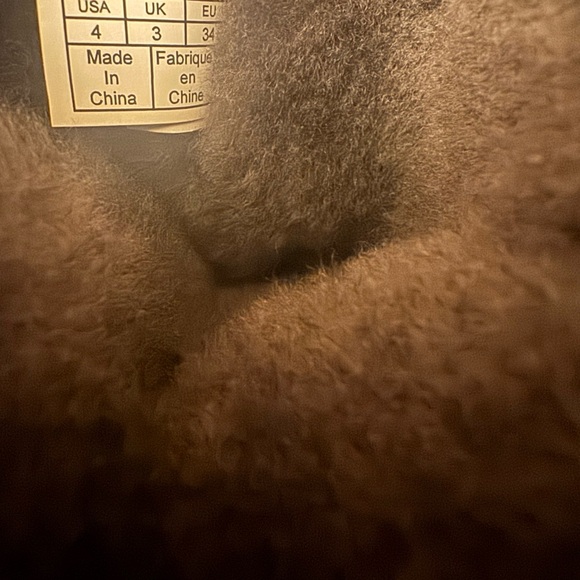 NIB Ugg Bailey button boots - Picture 5 of 6